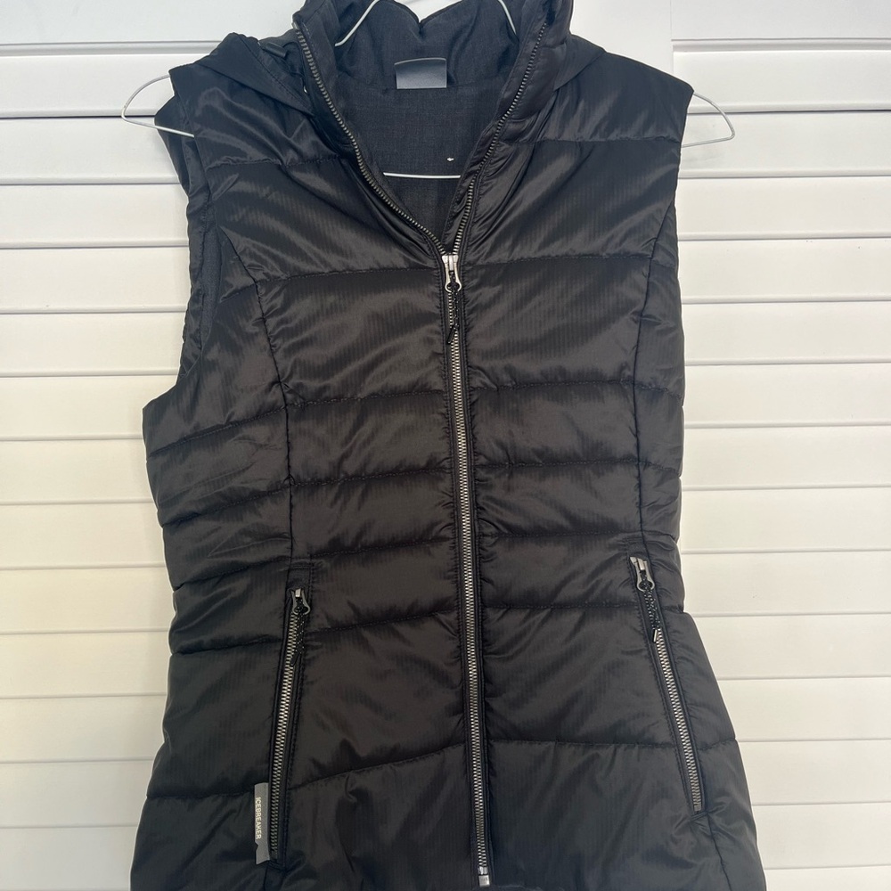 Icebreaker MerinoLOFT Women's Hooded Black Puffer Vest